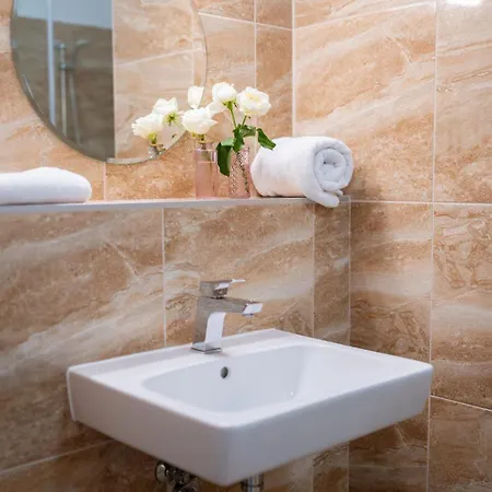 Restauracia S Ubytovanim Mikov Dvor Gæstehus Nitra